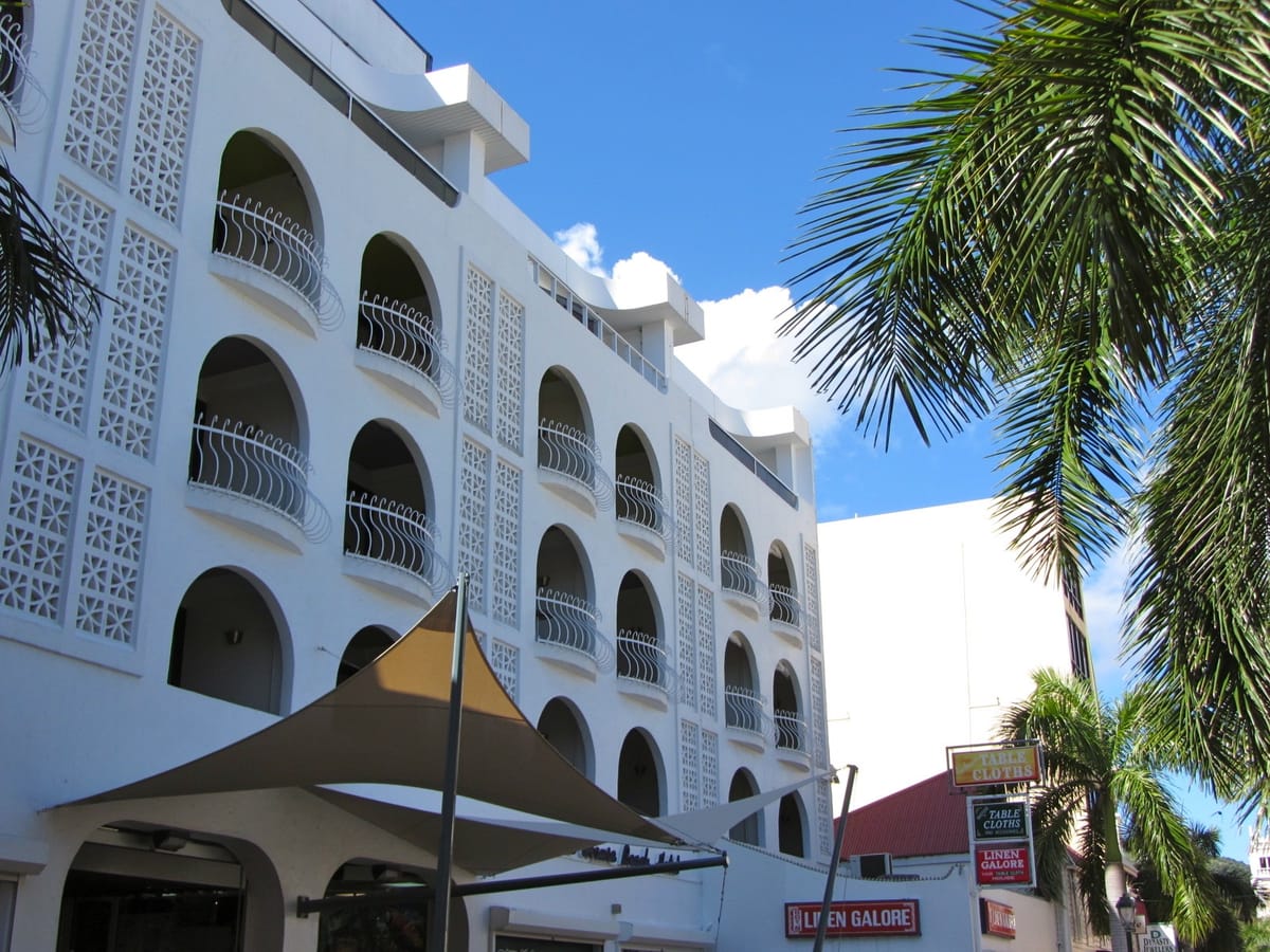 Holland House Beach Hotel