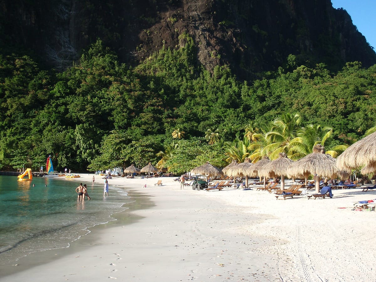 Sugar Beach (Anse des Pitons)